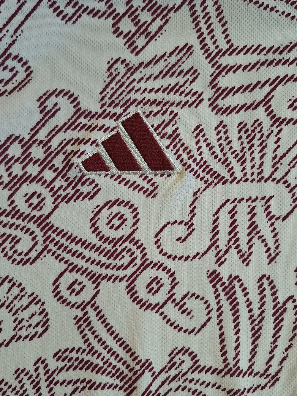 Adidas Original Mexico FIFA 2022 World Cup Away Burgundy And Cream Jersey - Picture 3 of 9